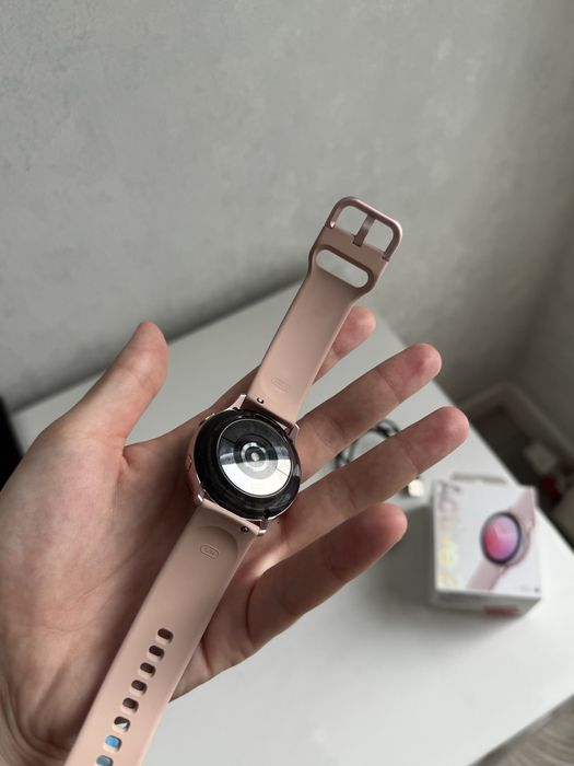 Часы Samsung Galaxy Watch Active2