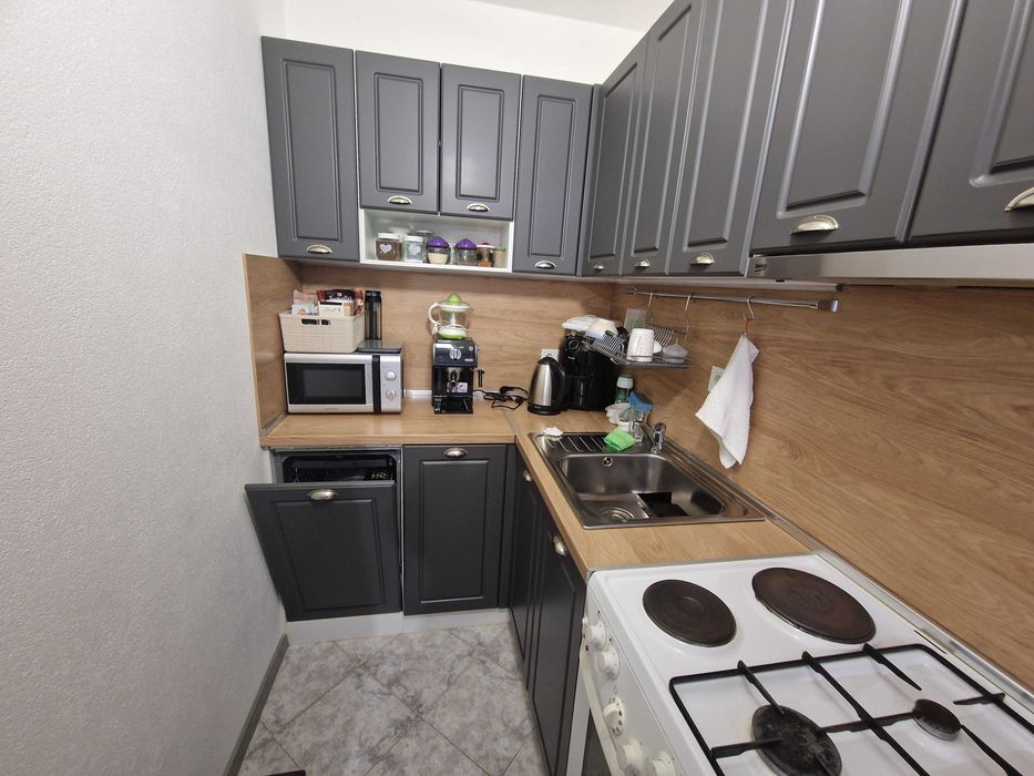 Продава се Тристаен апартамент в Благоевград, Освобождение - 76 кв.м за 948 €/кв.м - Снимка #1