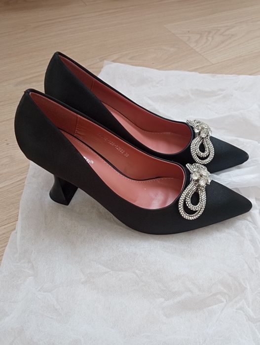 Туфли продаю вечерние