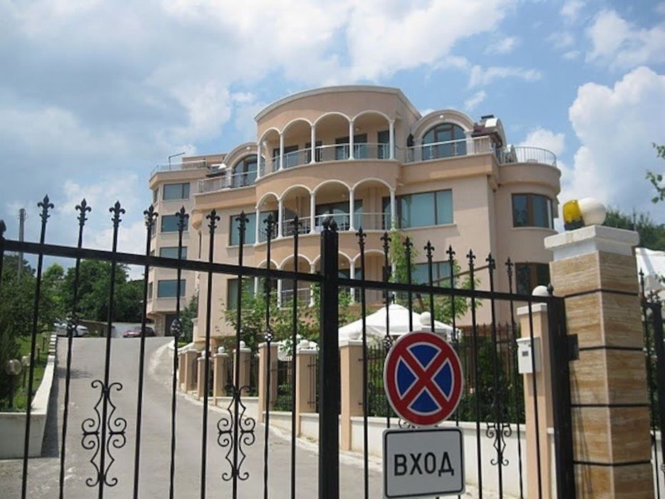 Продава се Тристаен апартамент в Варна, м-т Траката - 95 кв.м за 1074 €/кв.м - Снимка #10