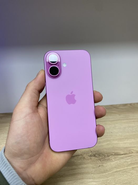 iPhone 16 Roz impecabil