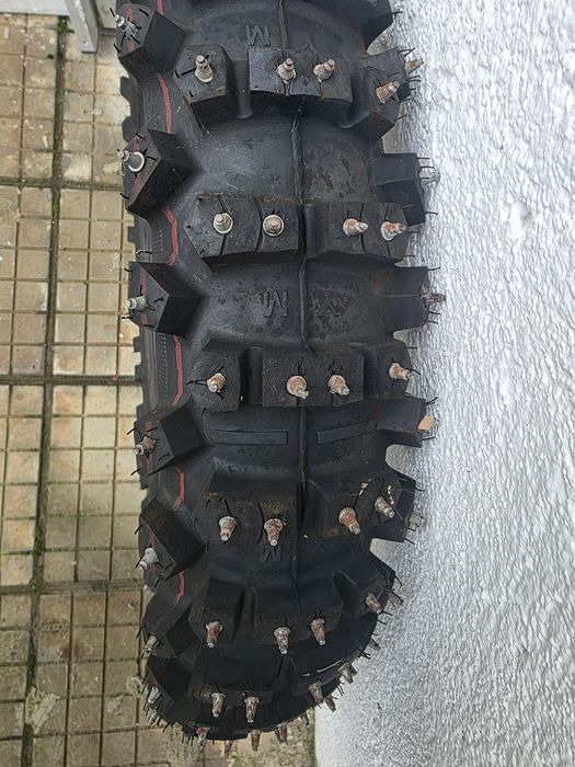 Кросови гуми Razorback