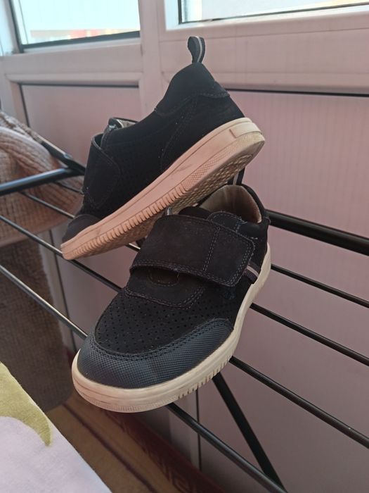 Продам детские туфли