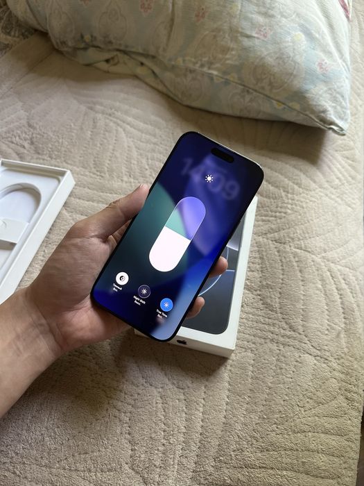 Продаю iPhone 16 Pro Max 256gb в отличном состояние