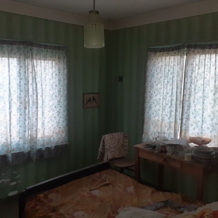 Къща в село Огнен, община Карнобат, обл. Бургас.