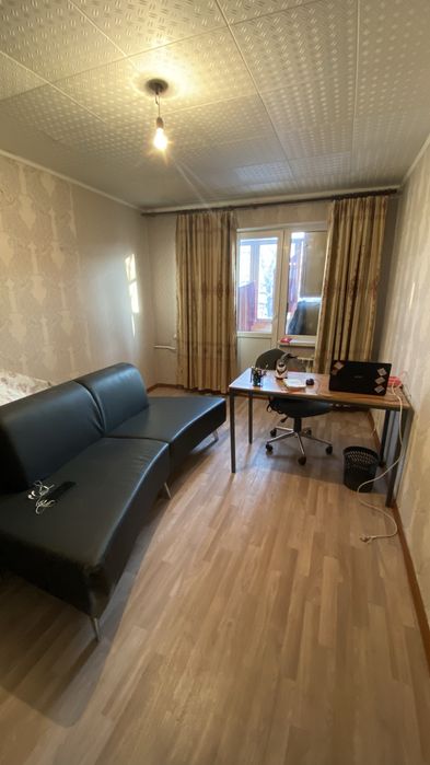 Осы кара диван сатылады.