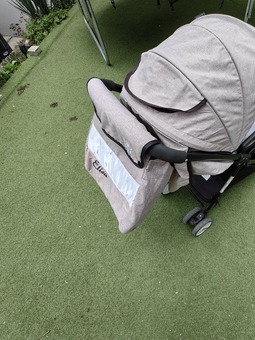 Лятна детска количка Moni Elisa
Лятна количка Moni Elisa Сива е подход