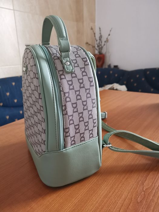 Rucsacel casual David Jones