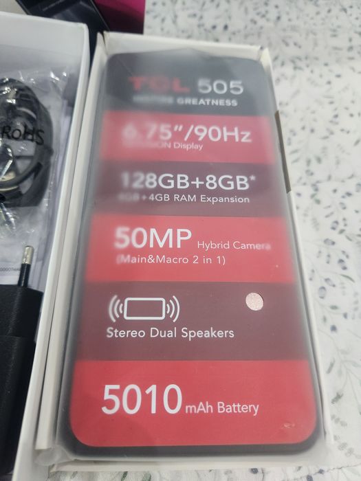 Чисто нов телефон TCL 505