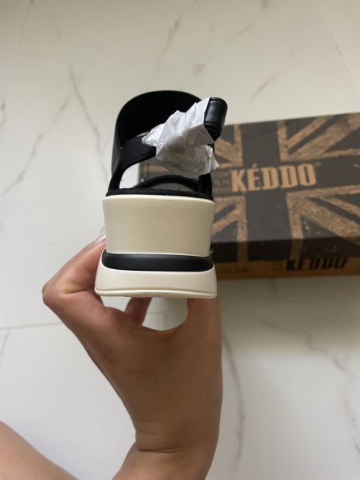 Сандали KEDDO новые размер 33
