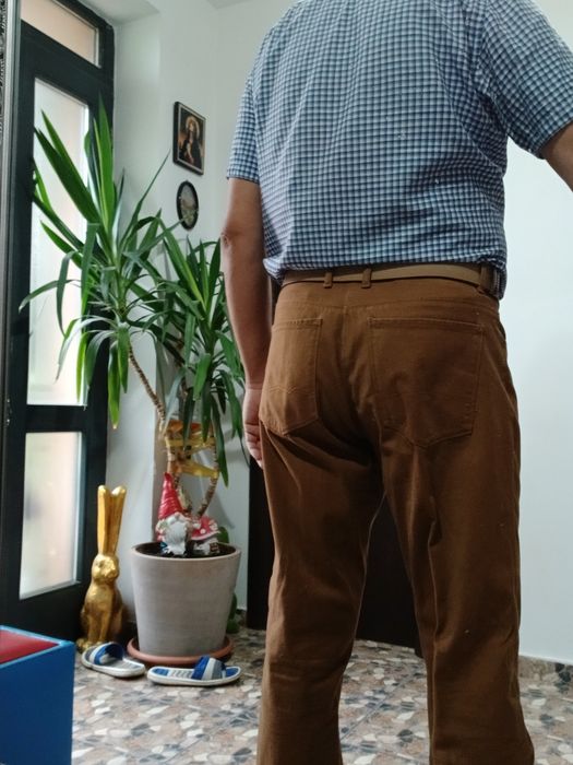 Pantalini barbati material denim masura 40/34 nou nouti, nepurtati niciodata, fara eticheta.