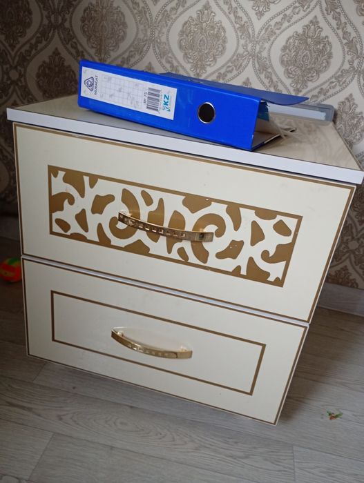 Спальный гарнитур тумба