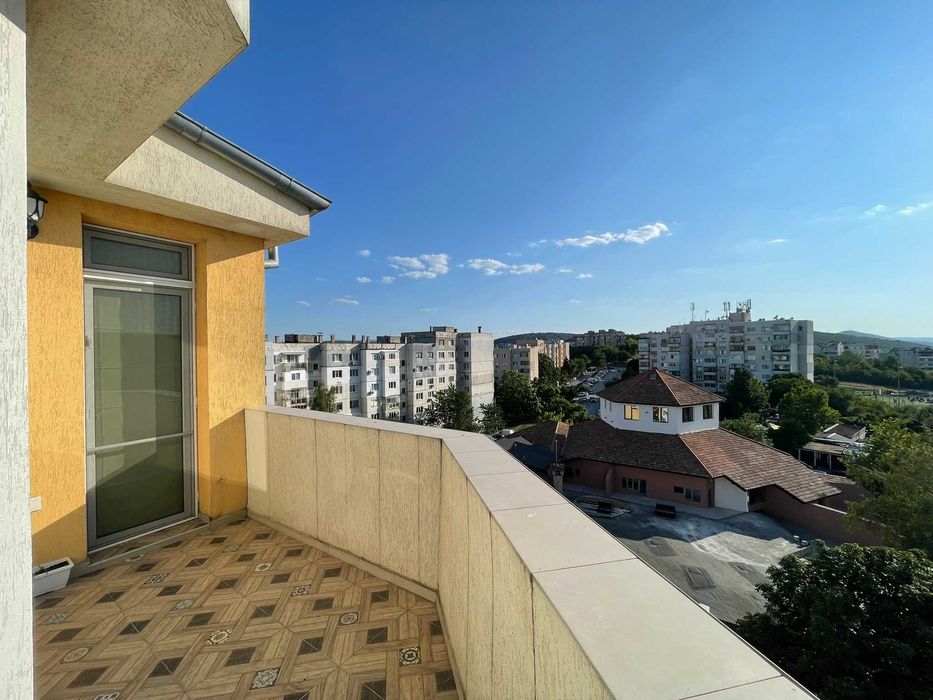 Продава се Четиристаен апартамент в Велико Търново, Стара част - 158 кв.м за 1361 €/кв.м - Снимка #21