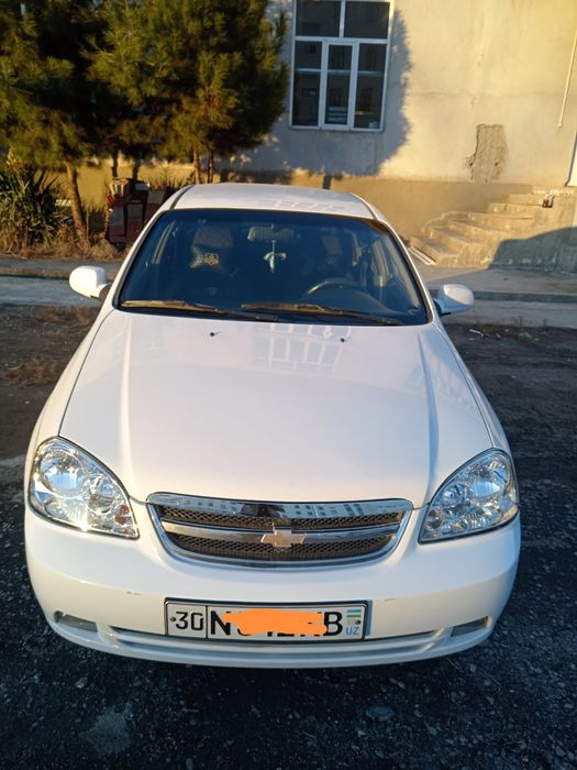 Lacetti Chevrolet sotiladi, 1,8.  100 talik Metan gaz. Xolati a'lo, ur