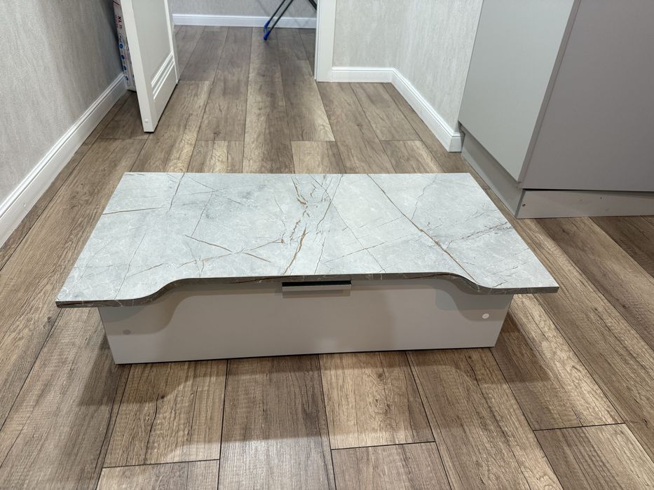 Продам туалетный столик новый