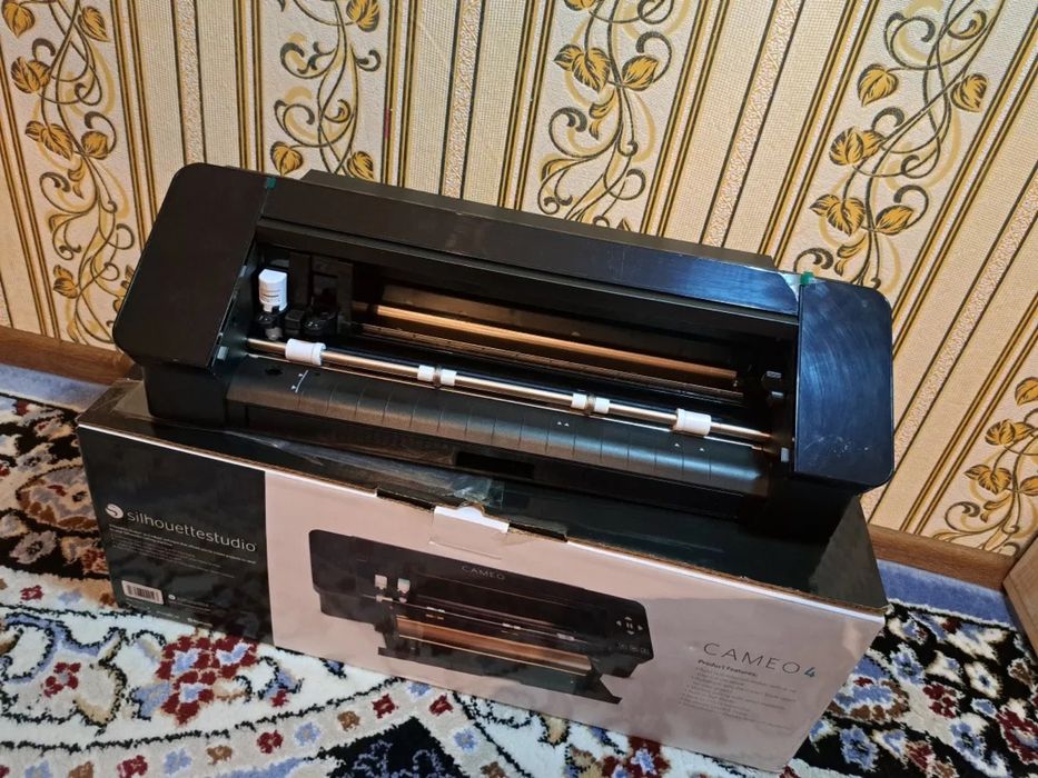Плоттер Silhouette Cameo 4