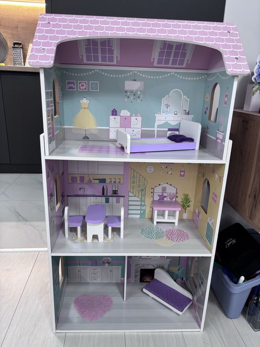 Детска дървена къща за кукли