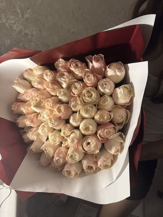 Букет цветов 51 роза метровые