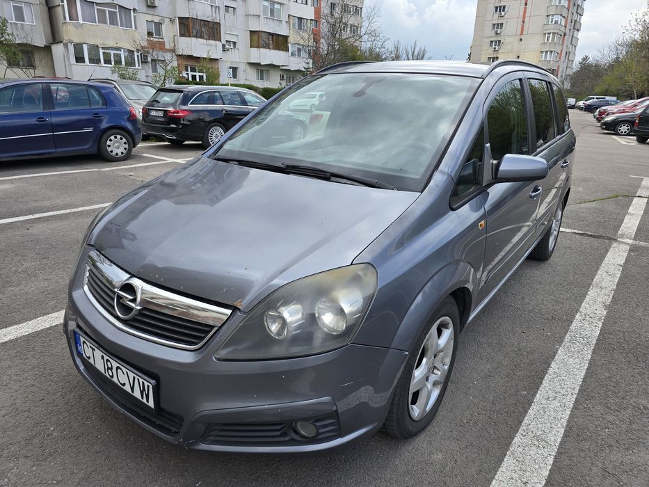 Opel Zafira B an 2008