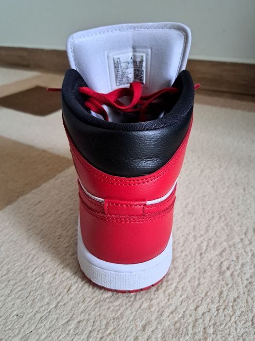 NIKE Jordan 1 mid
