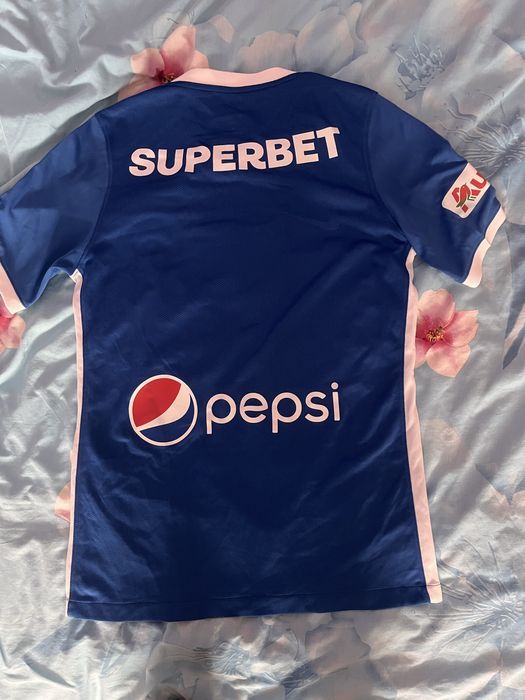 Vand tricou de fotbal semnat de Hagi