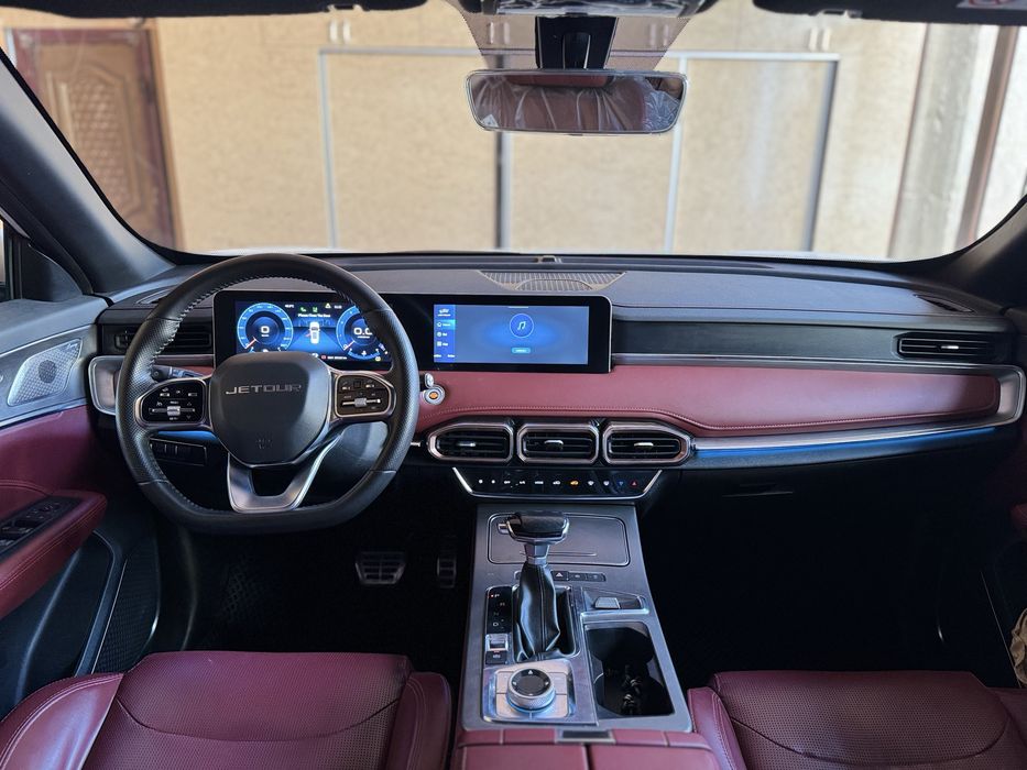 Jetour X70plus  срочна сотилади!