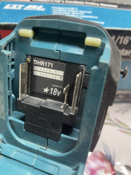 Vand sau Schimb Makita DHR171Z ciocan rotoper. cu rindea Dewalt 18