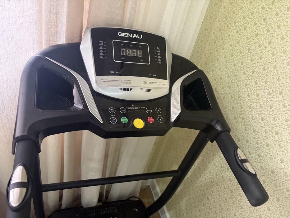 Беговая дорожка Genau TR50.