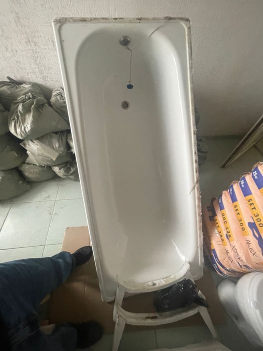 Продам ванну, туалет , раковину