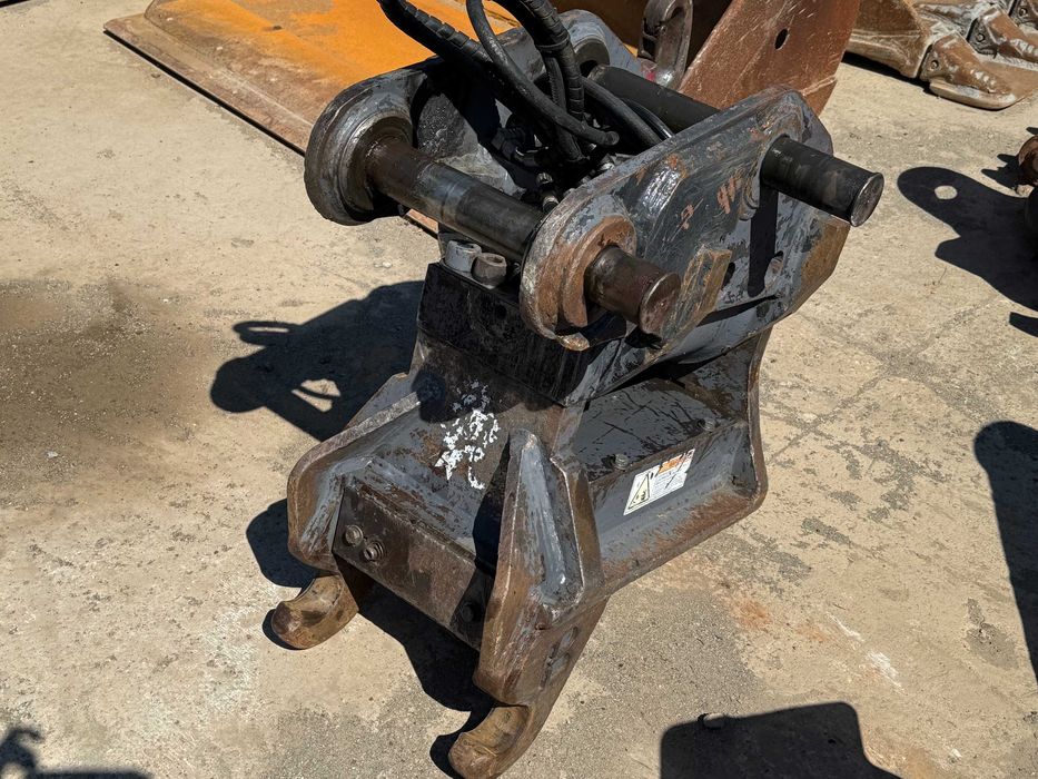 Sistem Powertilt, 1x cupa sapat, 1x cupa taluz pt excavator 14-21 Tone