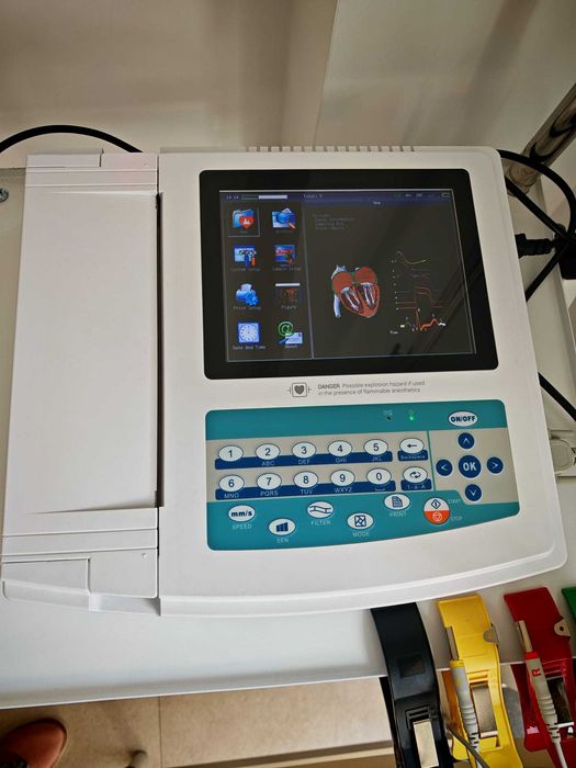 Electrocardiograf digital Contec 1200G