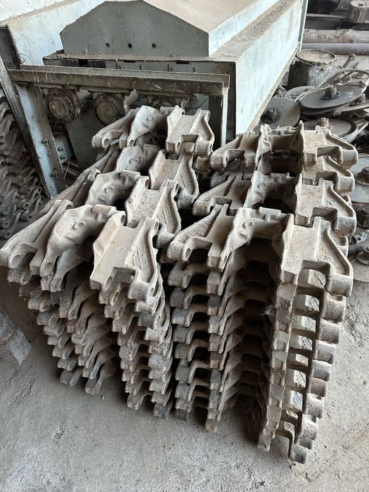 Гусеницы.Башмак и палец  на дт 75