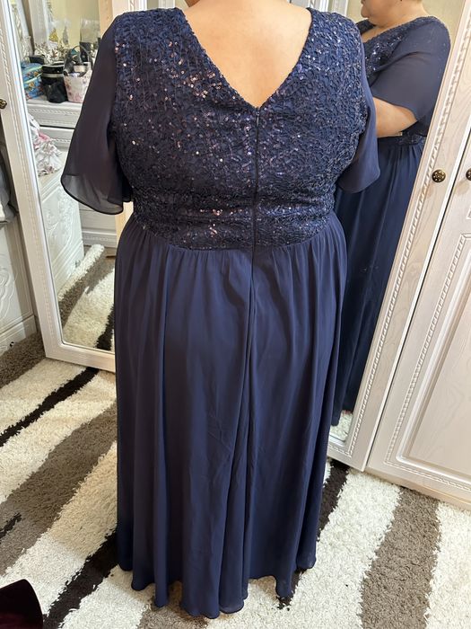 Продаю вечернее платье 58-60 размера