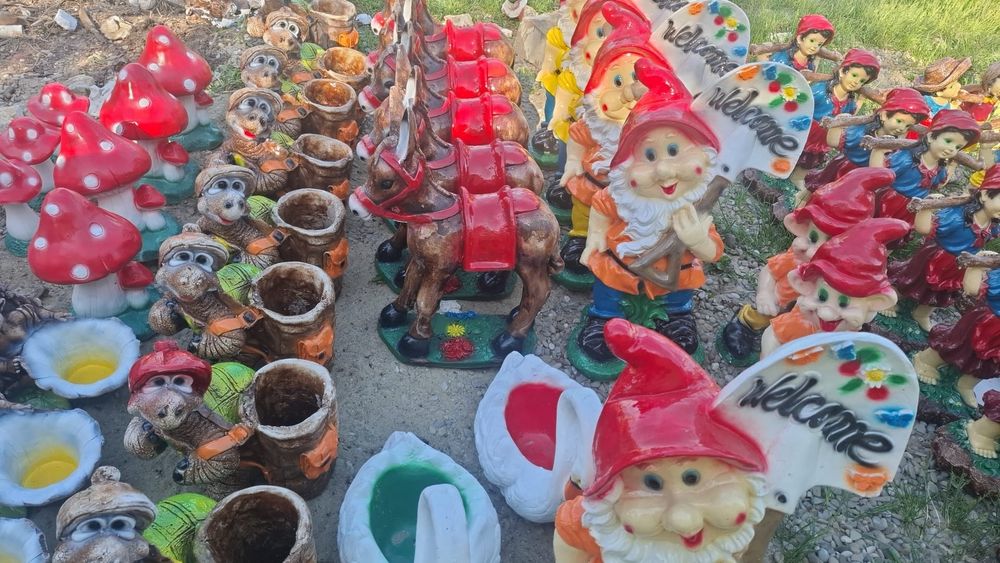 Figurine din ghips pentru grădină – lucrate manual veya Statuete decorative din ghips, realizate manual