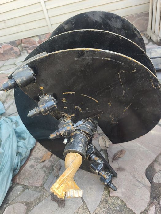 ямобур - шнек для экскаватора