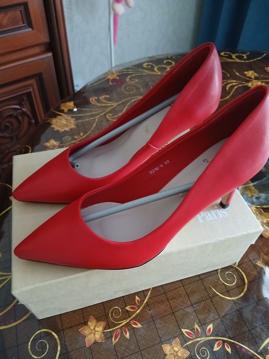 Новые туфли 39 р-р