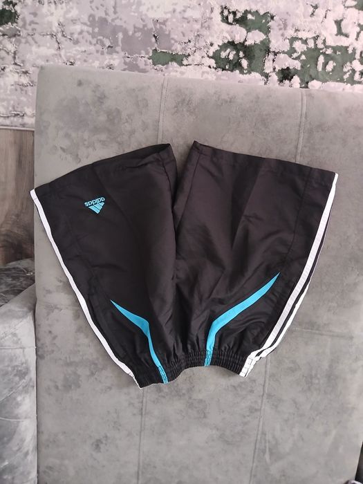 Pantaloni scurti Adidas  barbat