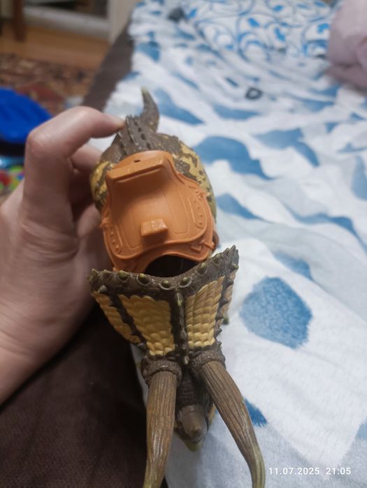 Динозавр трицератопс