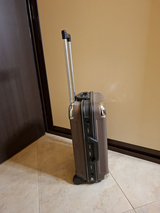 Куфар от  100% поликарбонат