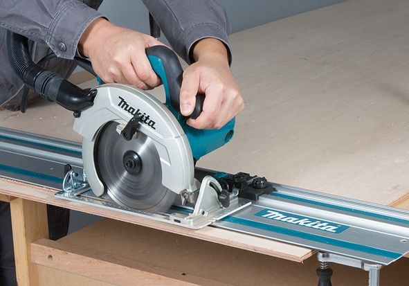 Пила дисковая Makita HS7611K