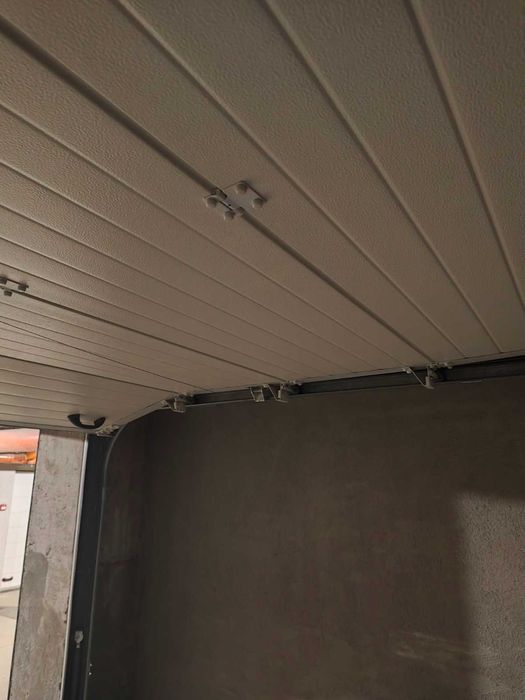 Секционна гаражна врата от фирма логел 2500/2250мм