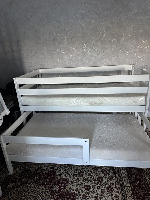 Двухярусная кровать