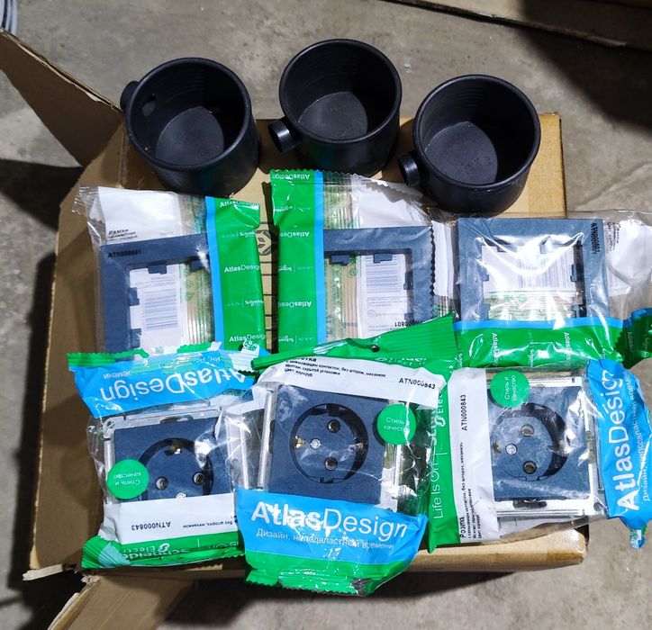 Розетки schneider с рамками