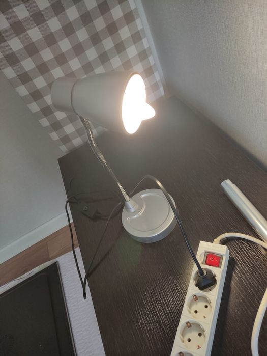 Настольная  лампа