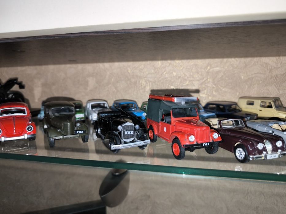 Коллекция моделей автомобилей