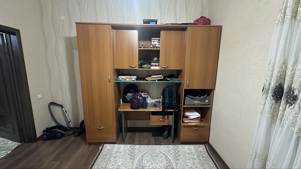 Диван, кресло и шкаф