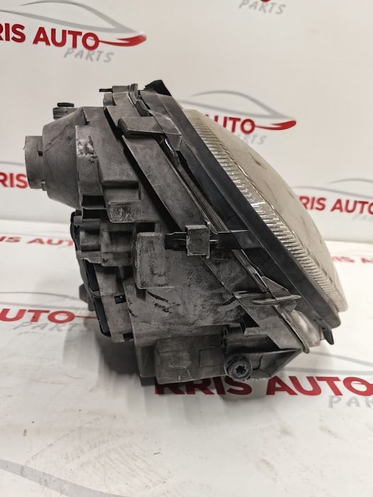 Десен фар Xenon Mercedes C class W203 / Мерцедес Ц класа 2000г.