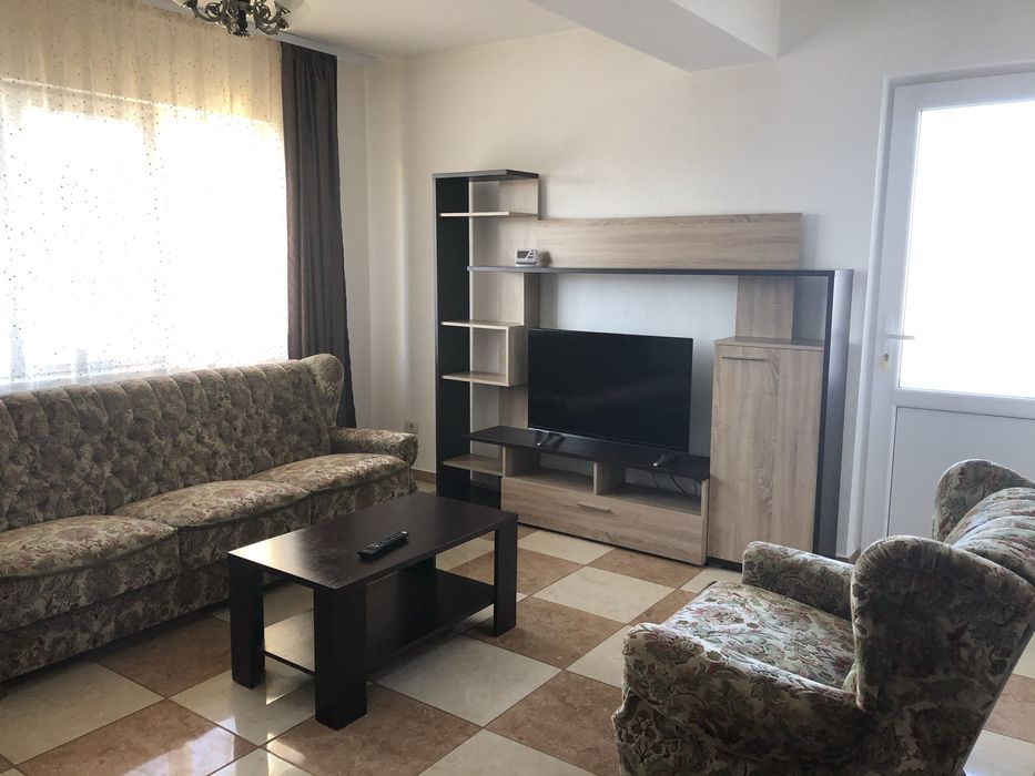Inchiriez apartament