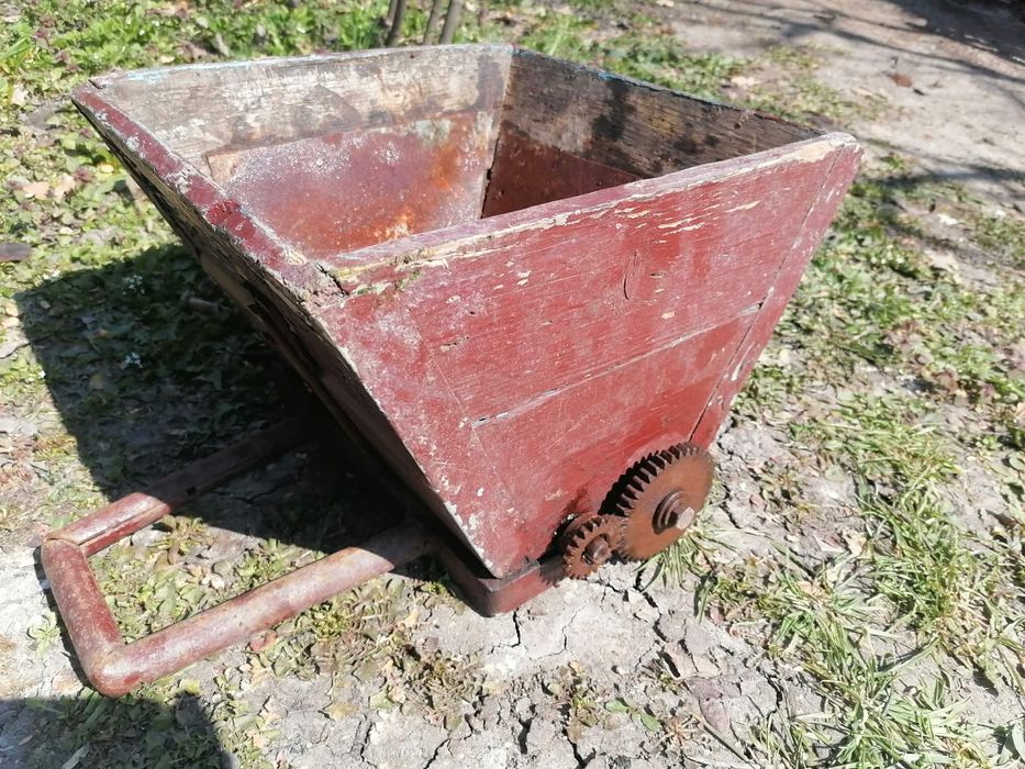 Ретро Машина за грозде. Цена в Евро