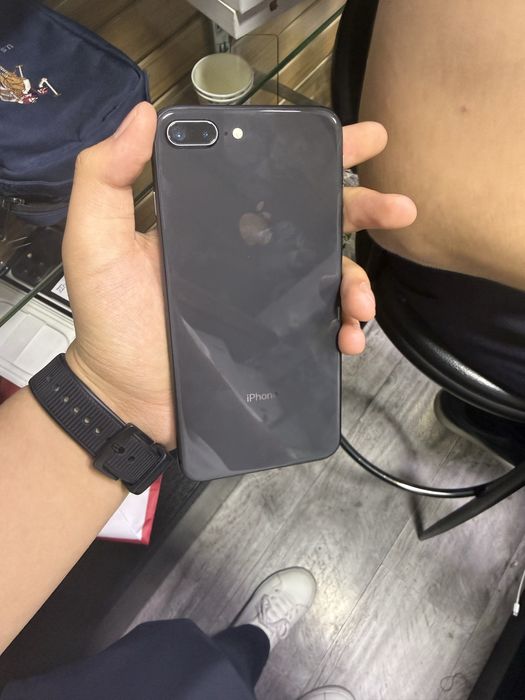 Iphone 8+ holati ideal